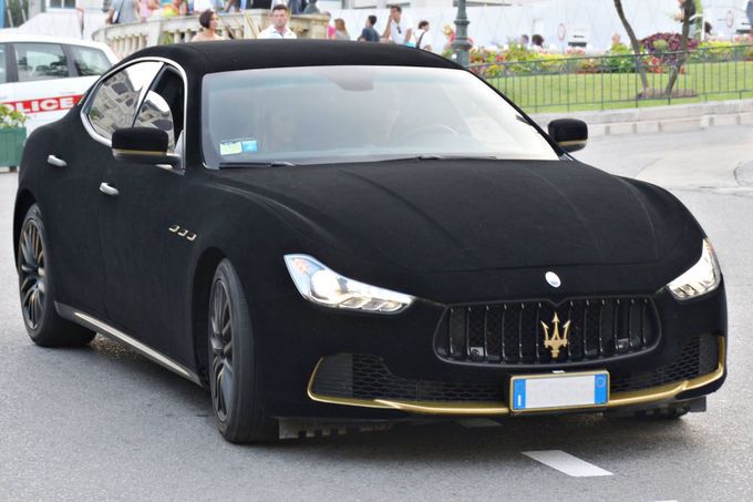 Maserati Ghibli примерил бархатный камуфляж